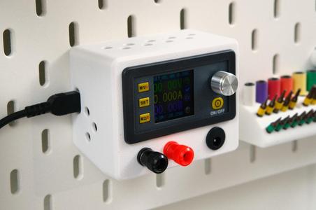 Mini USB-C PD Lab/Bench Power Supply with SKADIS mount