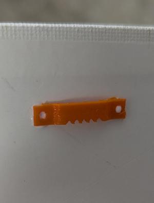 Toothed Picture Hanger