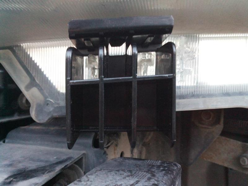 Bumper bracket Nissan Teana J32