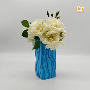 Flexo – Transformable Design Object (Series B Wavy Stems Collection)