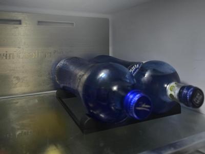 Refrigerator bottle rack