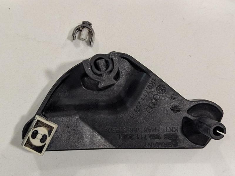 VAG 6sp Manual trans relay lever clip MQ350 02Q