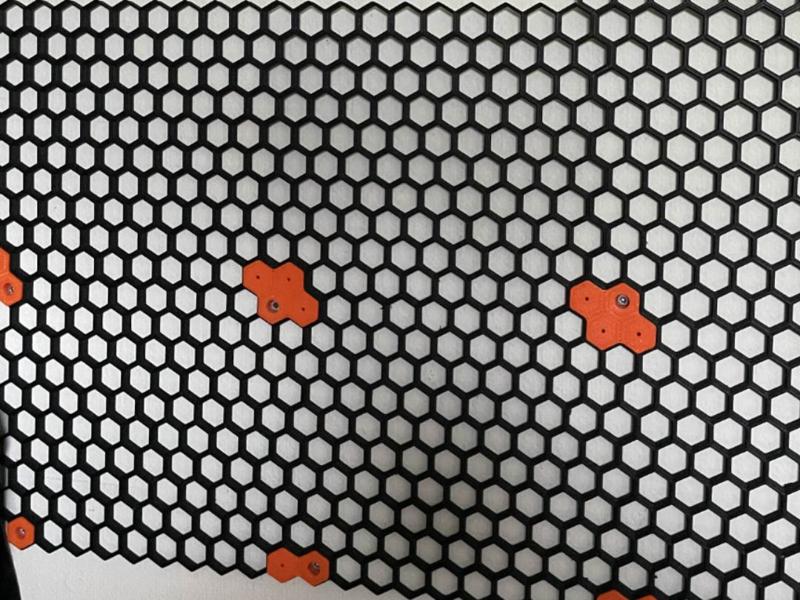 Honeycomb storagewall