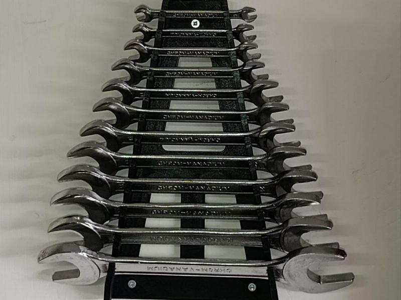 12 places wrench organization holder
