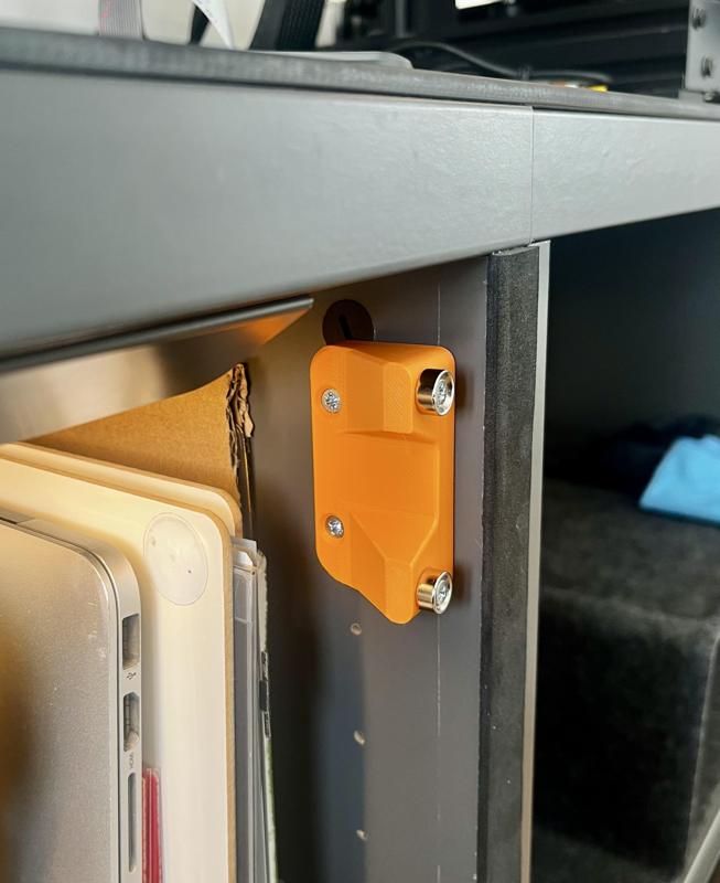 Magnetic Latch for Ikea's Besta doors