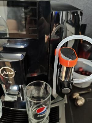 Jura E8 Milchschlachhalterung   держатель молочного шланга 6мм