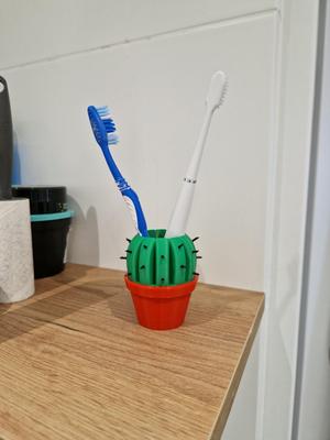 Cactus toothbrush holder
