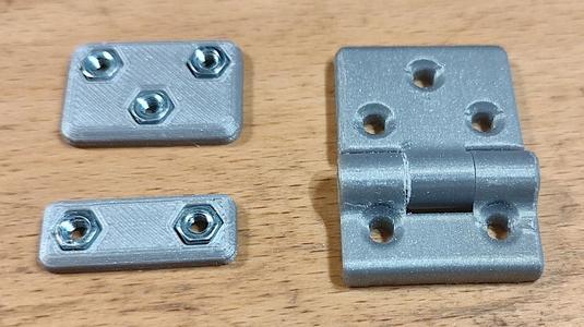 Assymetric hinge for small box