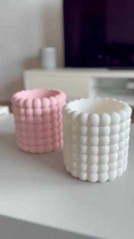 Bubbly wall planter pot 