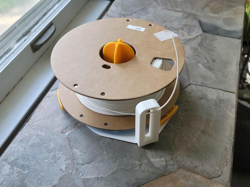 HorizontalFilamentDispenser-TopSide.stl