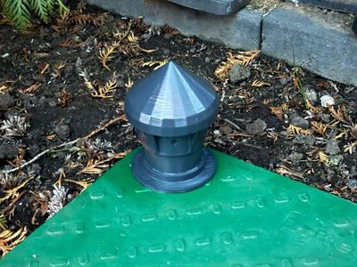 Roof vent cap with feet for HT pipe