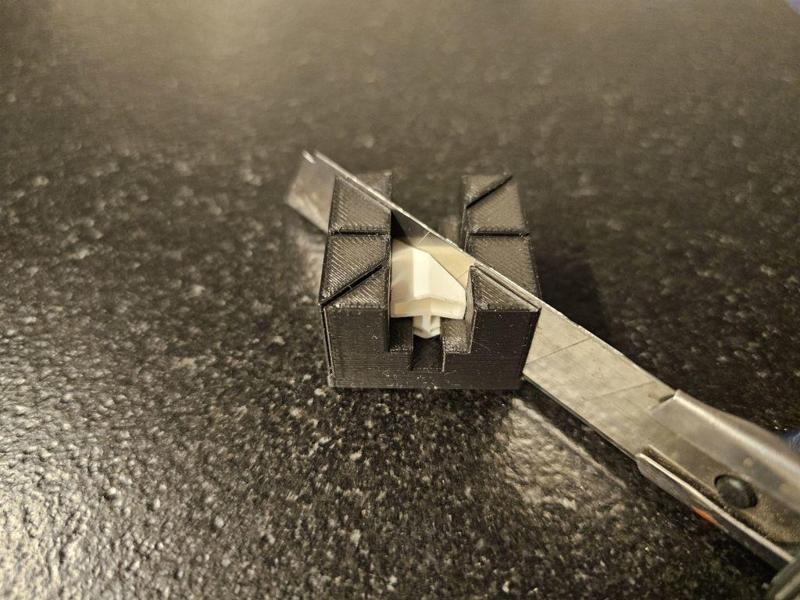 Gehrungsschneidehilfe für Holzzargendichtung für 11 mm Falzbreite 4mm Nut