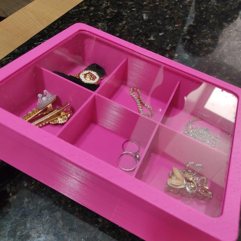 Square jewelry box with glass