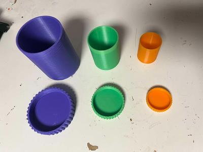 Round box with screw cap, case