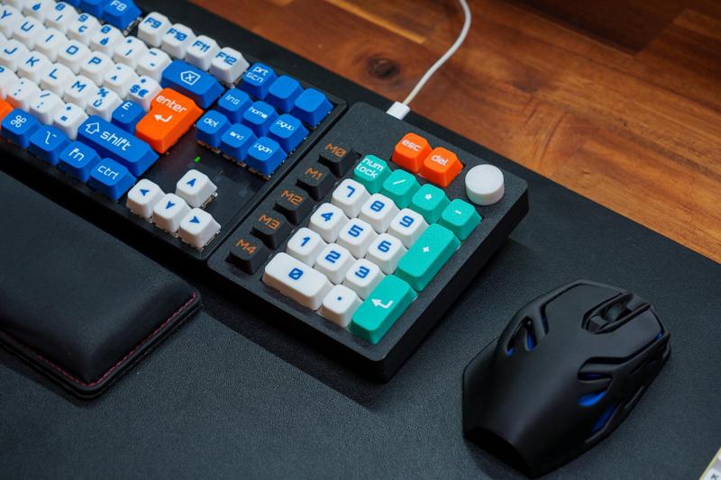 BigNum - Hotswap & handwired Numpad / Macropad