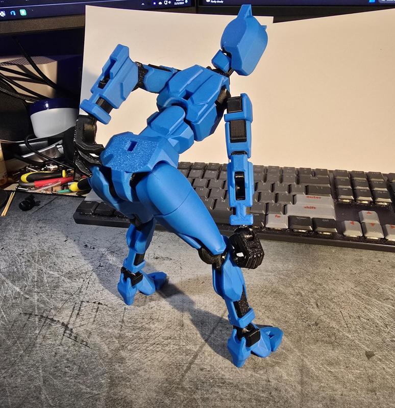 Dummy 13 feminie rounded thigh FIXED