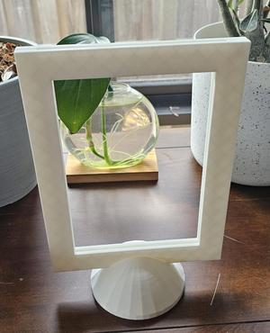 Picture Frame with round base 5x8 inch