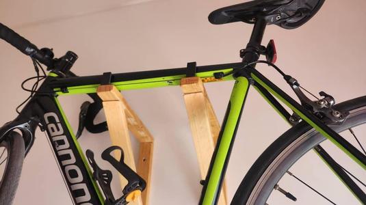 Bicycle body holder for wall holder