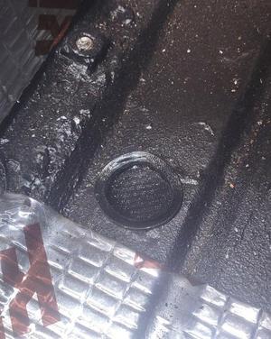 W114/W115 Mercedes Floor Drain Plug