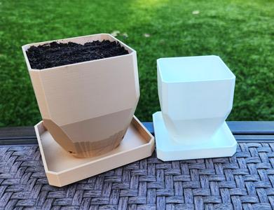 1 Piece Planter w/Drainage