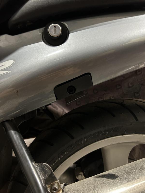 BMW R1100R suitcase support cover