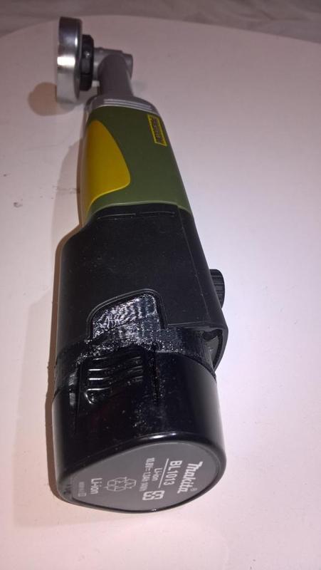 Adapter for Makita 10.8V batteries in a Proxxon tool