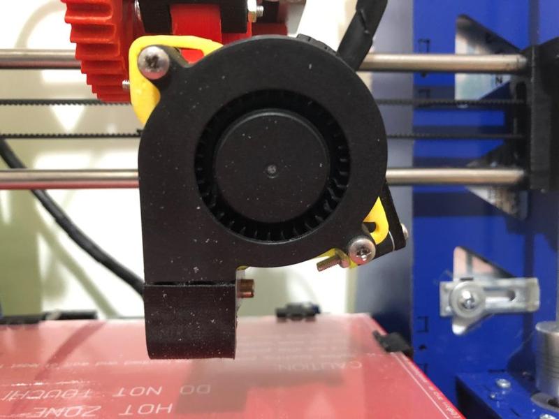 Adjustable 50 mm radial fan mount for wade extruder