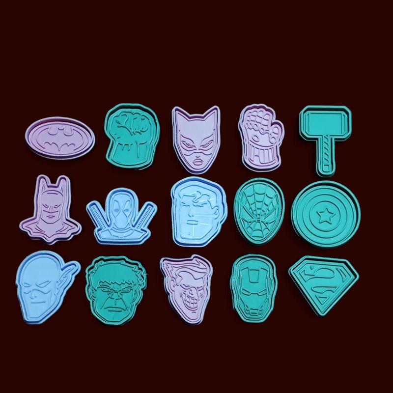 CUTTERS + STAMPS MARVEL - DC COMICS / MARVEL - DC COMICS CUTTERS + STAMPS