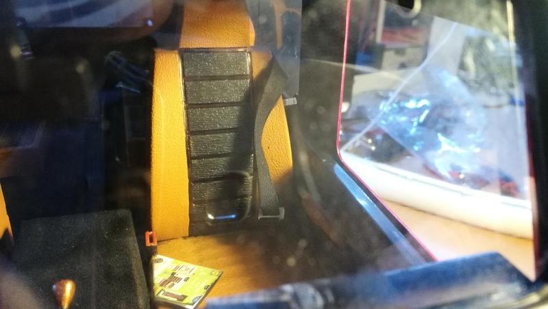 Seat belt plug for 1/10 scale RC cars and trucks