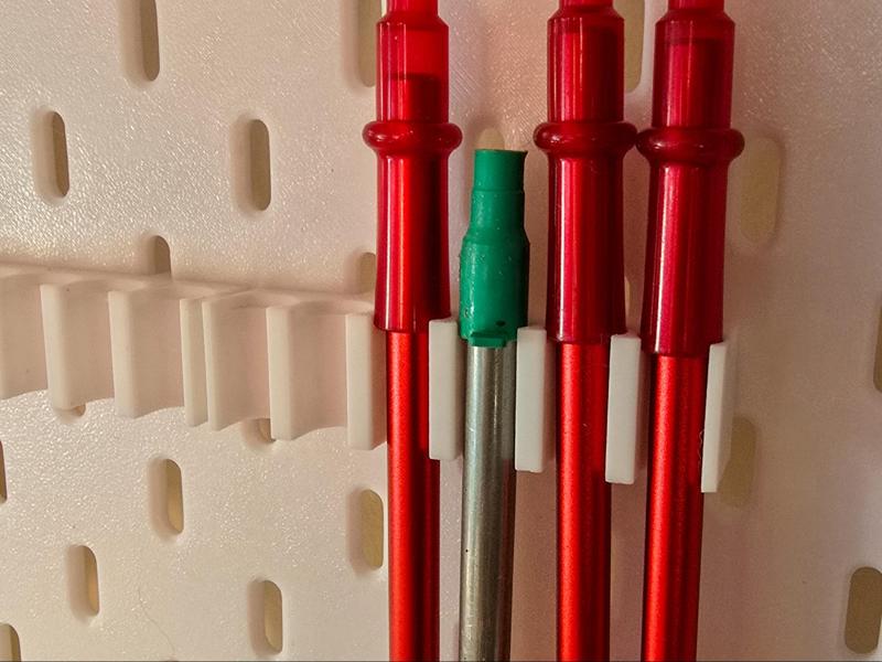 Dillon primer tube holder for Skadis