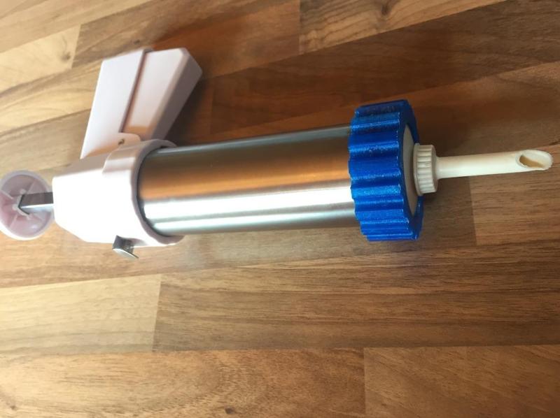 cake syringe bolting