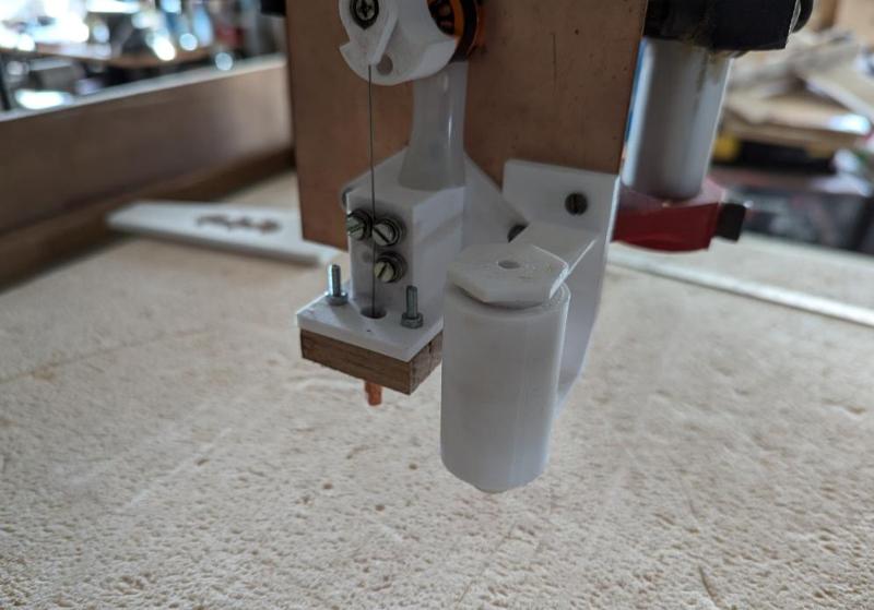 compliant drag knife vinyl cutter with cap