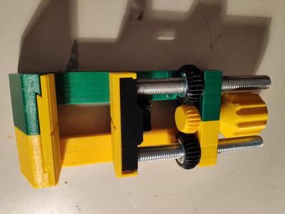 Vise with Metal Support and thread finish
