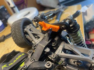 Body mount for 1:10 RC car