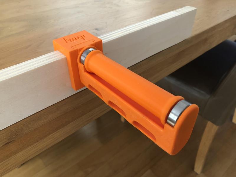 Filler - The Customizable Filament Holder that fills your printer!