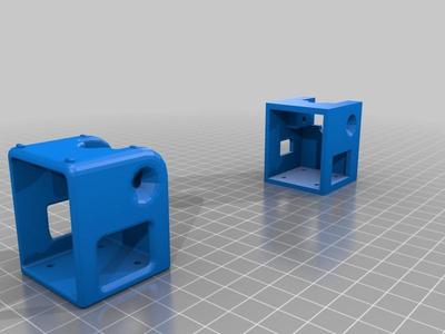 Split mini cube with adjustable angle