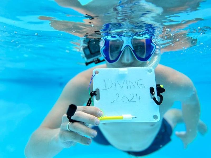 underwater writing board