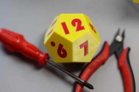 12 Sided Dice Dodecahedron (Muticolor or Monocolor) / Dé à 12 Faces - Dodécaèdre