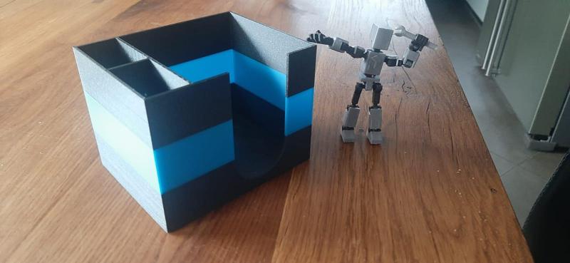 desktop postit / pen holder