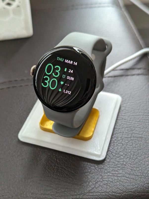 Pixel Watch 2 Stand and Case