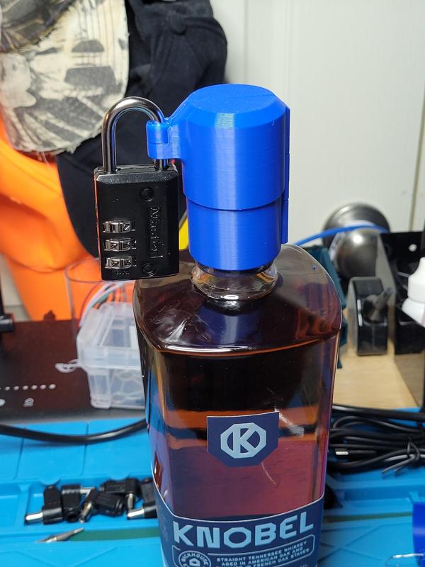 Knobel Rickhouse Locking Bottle Collar