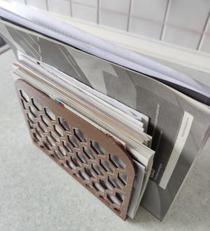 Ablage für Bedienungsanleitungen/ Storage for operating instructions