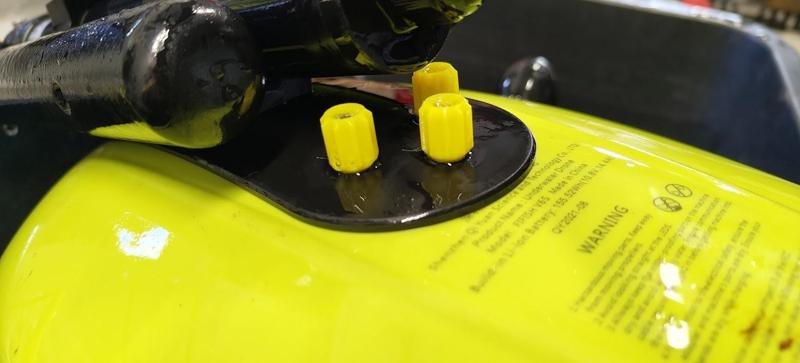 Fifish V6S thumbscrew