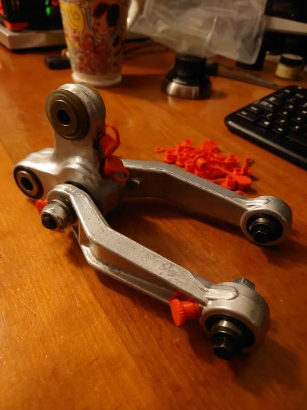 Grease nipple dust cover