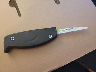 Jigsaw blade handle / improvised handsaw