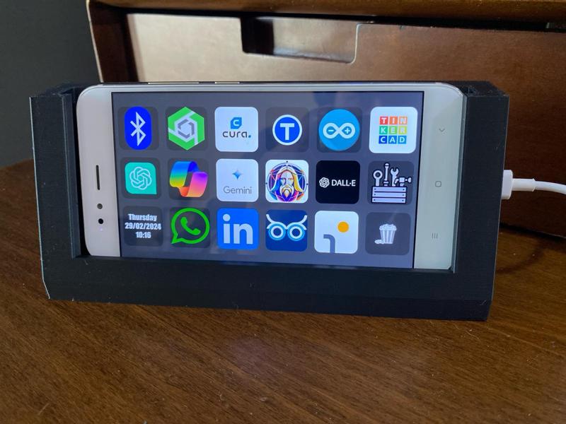 Phonestand w. charging slot (good for Macro Deck)