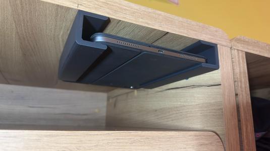 Tablet holder / držák na tablet