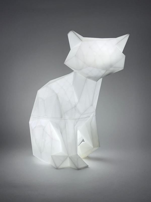 Cat shaped lamp