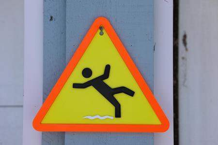 Caution, slippery ground XL Version / Attention, sol glissant Version XL