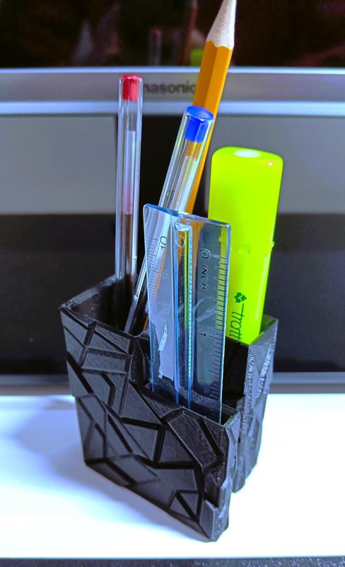 Pen holder for desk